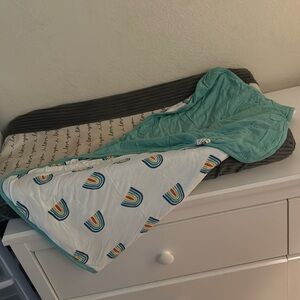 Kyte 1.0 TOG jade rainbow baby blanket